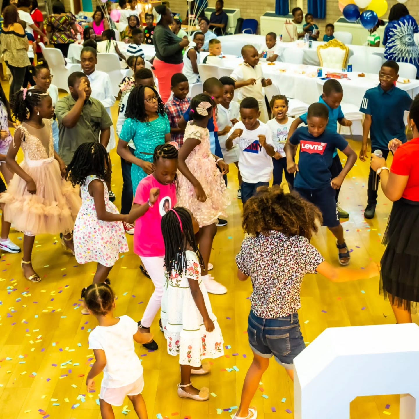 Children dancing at a Hapidayz party